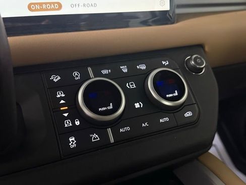 New 2025 Land Rover Defender 110 V8 image 32
