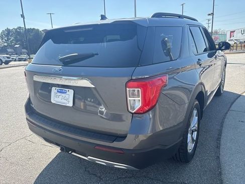 Certified 2021 Ford Explorer XLT w/ Equipment Group 202A image 8