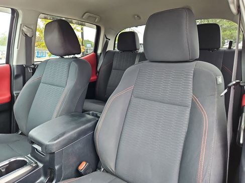 Used 2019 Toyota Tacoma SR5 image 21