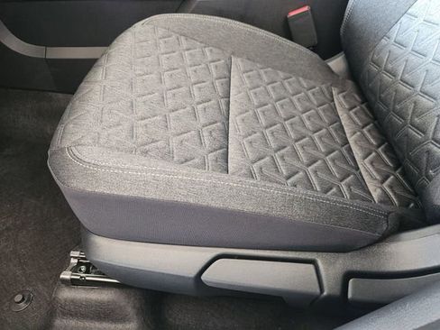 New 2026 Nissan Kicks SV image 18