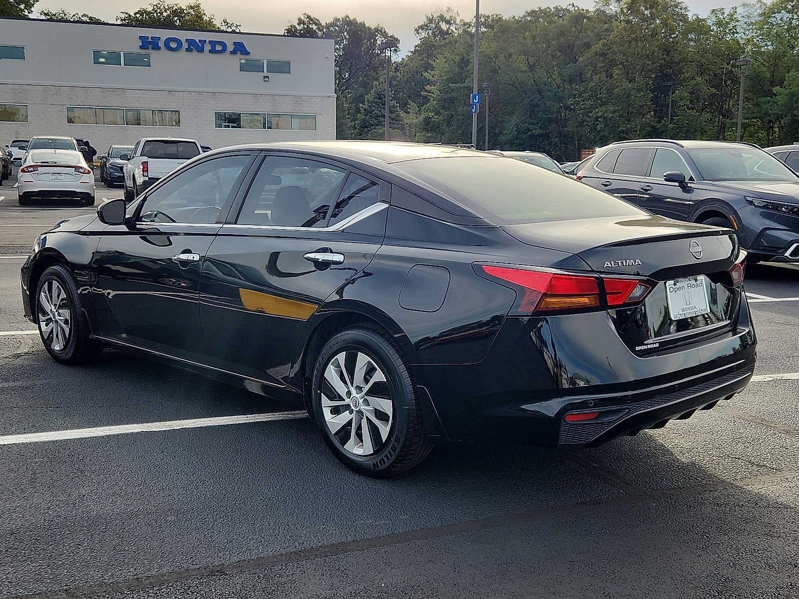 Used 2023 Nissan Altima 2.5 S FWD image 4