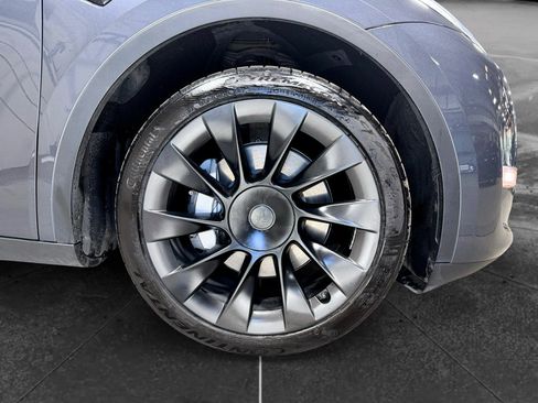 Used 2023 Tesla Model Y Long Range AWD/4WD image 33