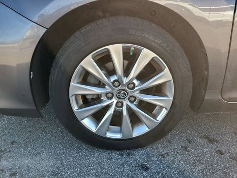 Used 2016 Toyota Camry XLE image 13