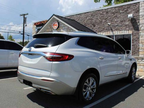 Used 2018 Buick Enclave Avenir w/ Avenir Technology Package FWD image 5
