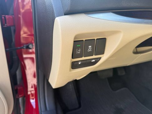 Used 2017 Acura TLX V6 w/ Technology Package FWD image 17