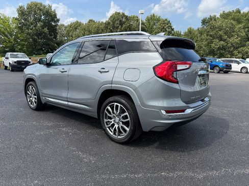 Used 2024 GMC Terrain Denali w/ Denali Premium Package AWD/4WD image 5