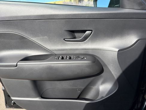 Certified 2024 Hyundai Kona SE FWD image 13
