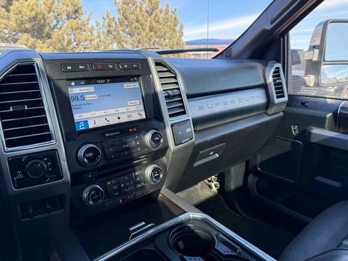 Used 2017 Ford F350 Platinum w/ Platinum Ultimate Package image 31