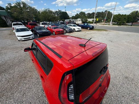 Used 2019 Kia Soul FWD image 13