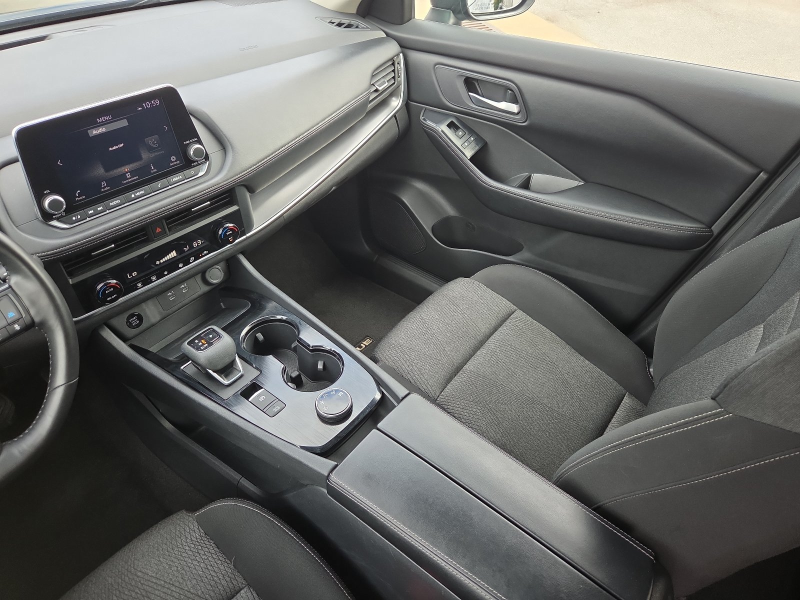 Used 2025 Nissan Rogue SV AWD/4WD image 12