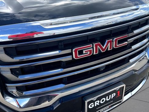 Used 2023 GMC Acadia SLT w/ Technology Package FWD image 30
