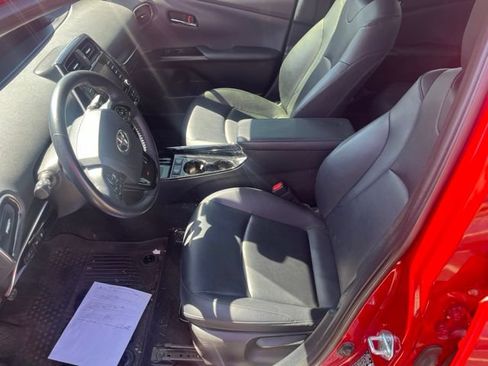Used 2022 Toyota Prius XLE AWD/4WD image 7