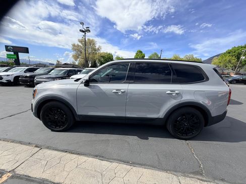 Used 2022 Kia Telluride SX w/ SX Prestige Package image 7