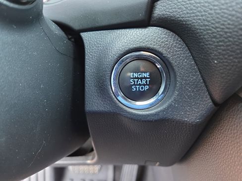 Used 2022 Toyota RAV4 XLE w/ Convenience Package image 29