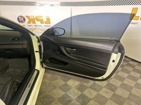 Used 2013 BMW M6 Coupe image 23