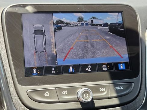 Used 2023 Chevrolet Equinox RS FWD image 19