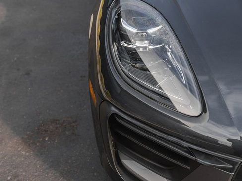 Used 2023 Porsche Macan Turbo image 8