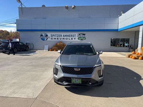 Used 2024 Cadillac XT4 Premium Luxury image 5