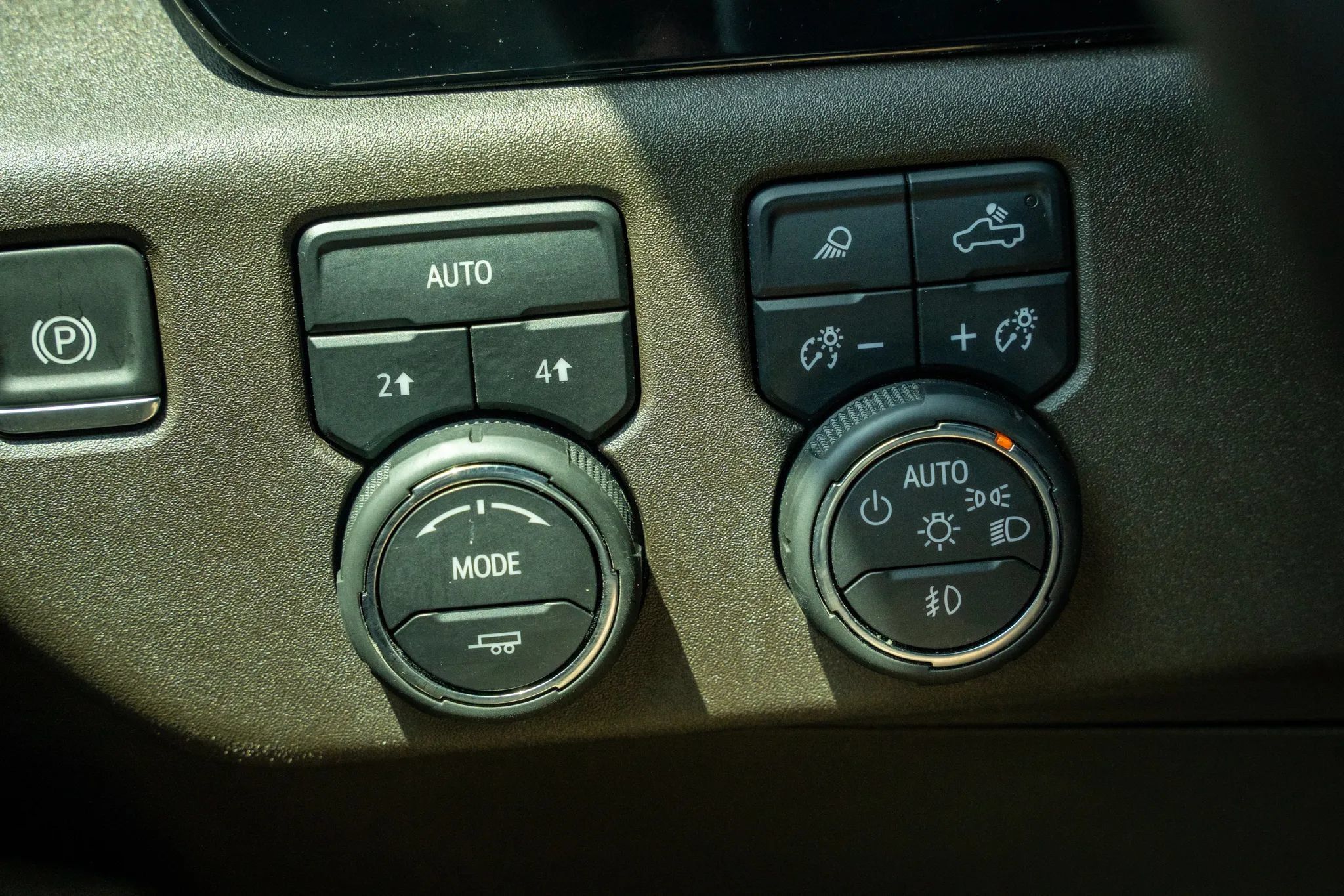 Used 2024 Chevrolet Silverado 1500 LTZ AWD/4WD image 27