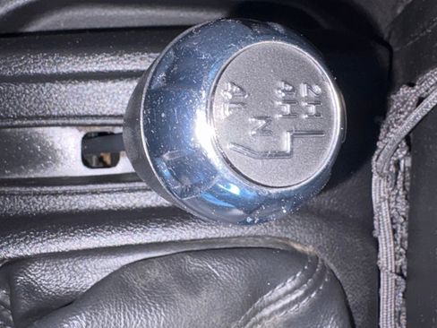 Used 2016 Jeep Wrangler Unlimited Rubicon image 34