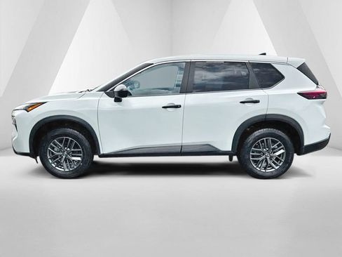Used 2024 Nissan Rogue S FWD image 4