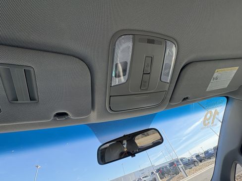 Used 2019 Kia Sedona L image 23