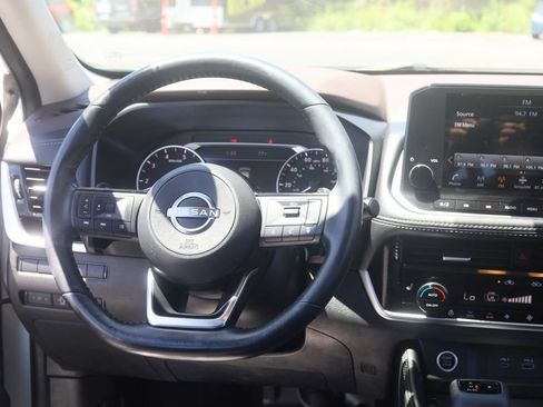 Used 2023 Nissan Rogue SL w/ SL Premium Package AWD/4WD image 19