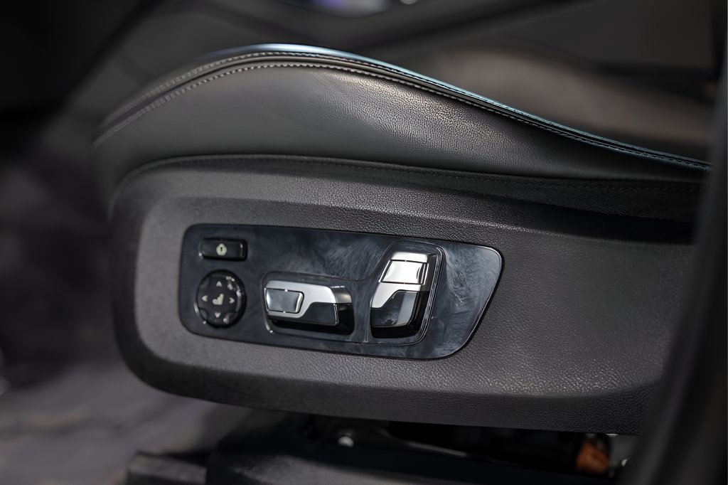 Used 2024 BMW XM AWD/4WD image 42