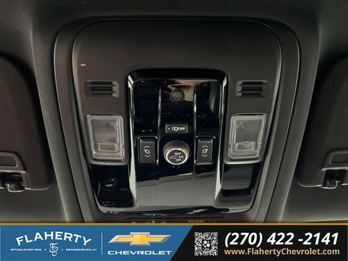 Used 2026 Chevrolet Suburban LT w/ Comfort Package AWD/4WD image 34