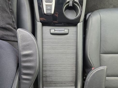 Certified 2022 Honda Pilot Touring image 23