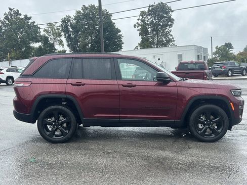 New 2025 Jeep Grand Cherokee Limited w/ Luxury Tech Group II image 5