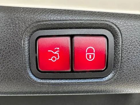 Used 2019 Mercedes-Benz E 300 image 50