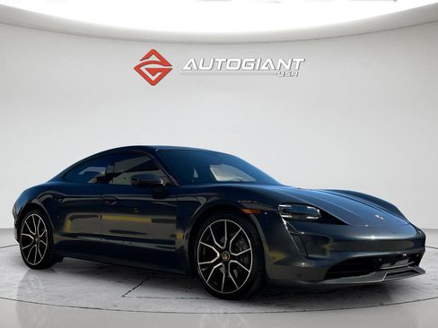 Used 2022 Porsche Taycan image 14