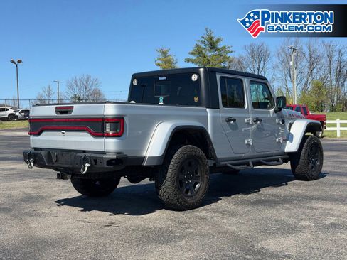 Used 2023 Jeep Gladiator Mojave w/ Cold Weather Group image 4