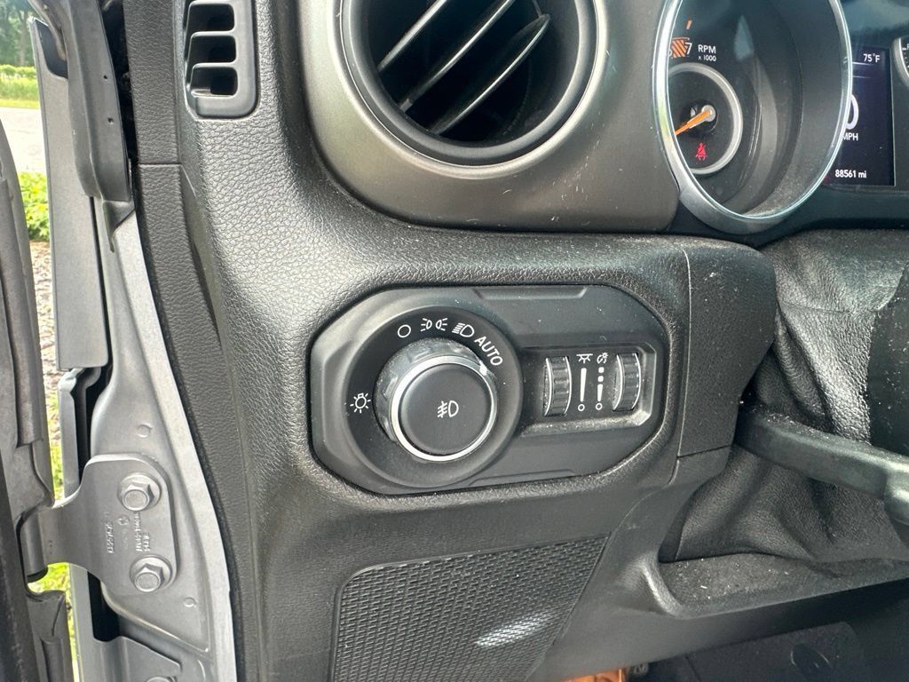 Used 2019 Jeep Wrangler Unlimited Sport S AWD/4WD image 21