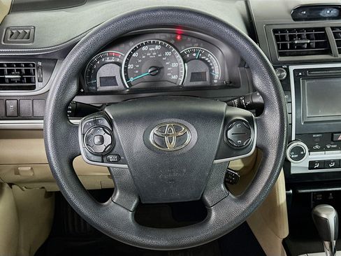 Used 2012 Toyota Camry LE image 18