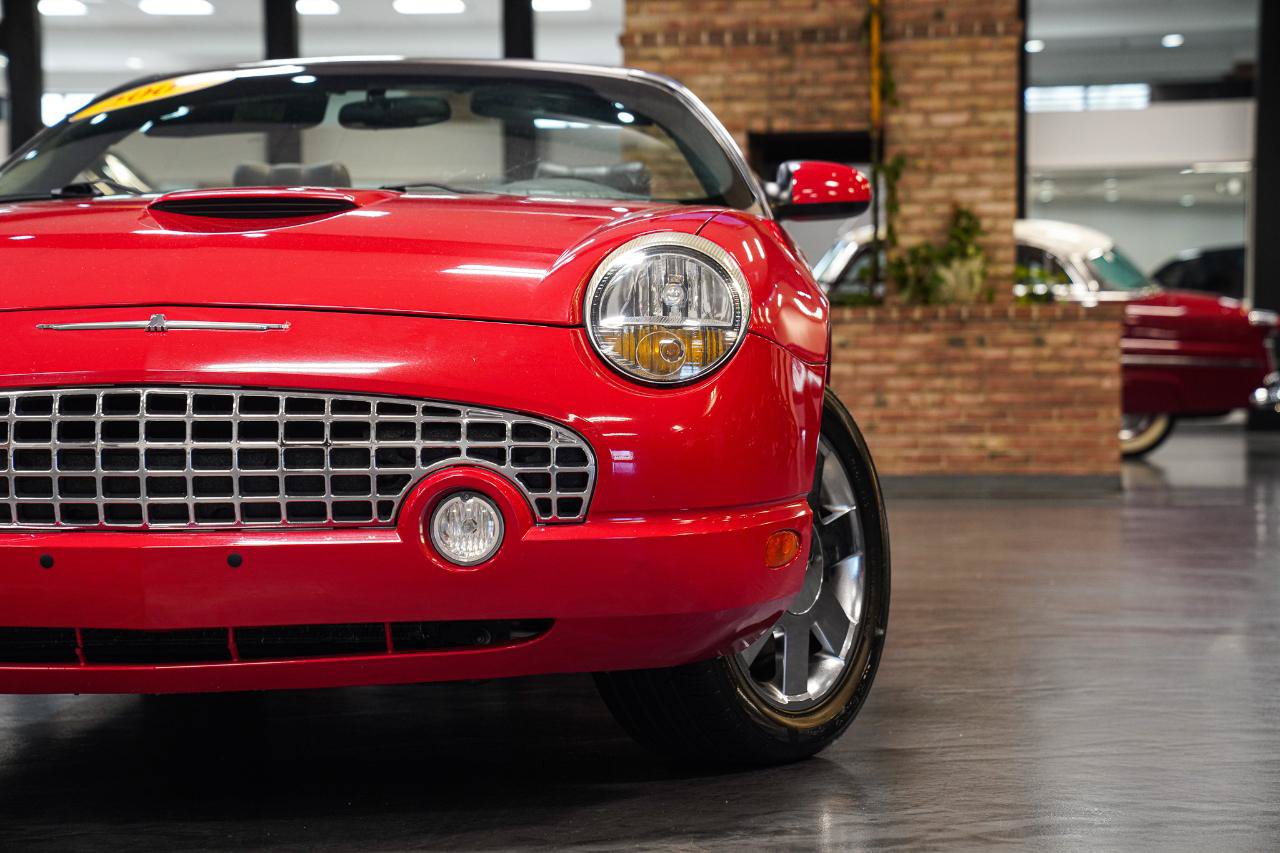 Used 2002 Ford Thunderbird RWD image 2