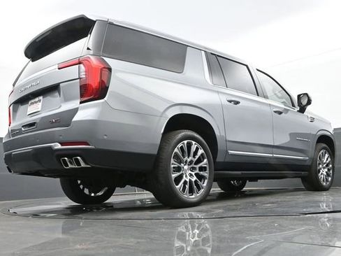 Used 2025 GMC Yukon XL Denali AWD/4WD image 27