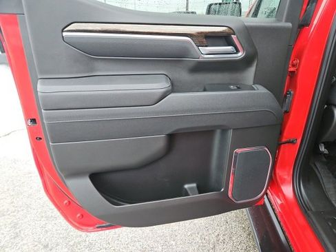 Used 2025 GMC Sierra 1500 Elevation image 11