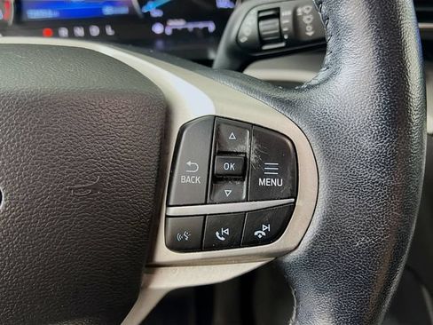 Used 2022 Ford Explorer XLT w/ Equipment Group 202A AWD/4WD image 33