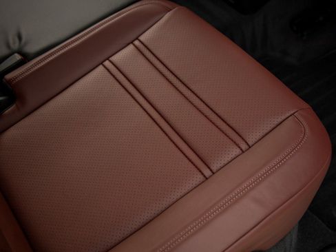 New 2026 Porsche Cayenne S image 40