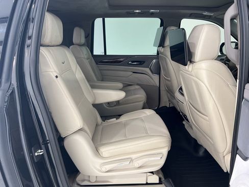 Used 2021 Cadillac Escalade ESV Premium Luxury Platinum image 25