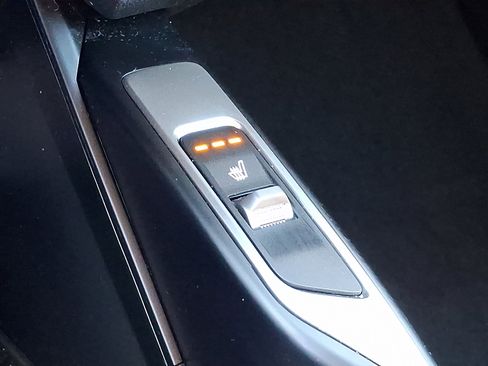 Used 2024 Kia Sorento S image 23