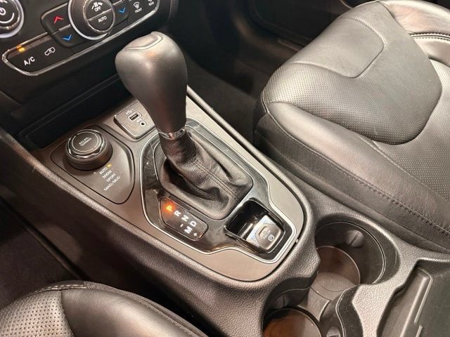 Used 2021 Jeep Cherokee Limited w/ Elite Package AWD/4WD image 15