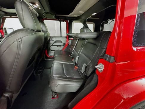 Certified 2022 Jeep Wrangler Unlimited Sahara image 36