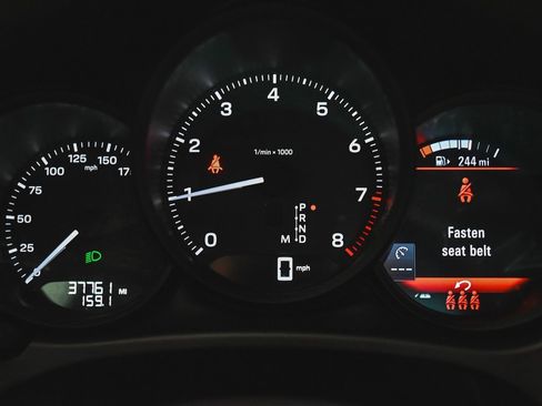 Used 2023 Porsche Macan image 16