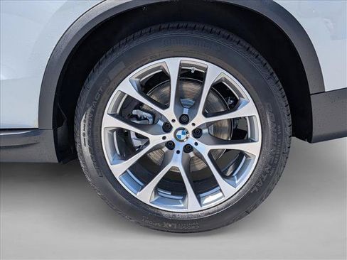 New 2026 BMW X5 xDrive40i w/ Off-Road Package AWD/4WD image 10