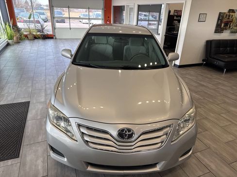 Used 2011 Toyota Camry LE w/ LE Extra-Value Pkg image 6