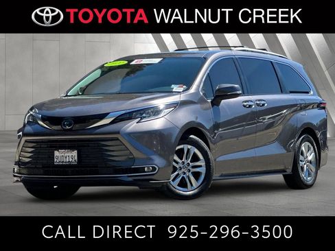 Certified 2022 Toyota Sienna Limited AWD/4WD image 1