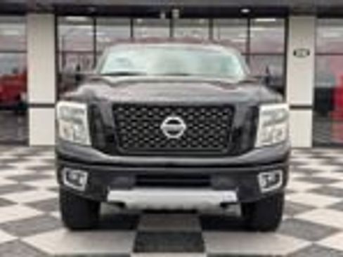 Used 2016 Nissan Titan PRO-4X w/ Pro-4x Convenience Package AWD/4WD image 9